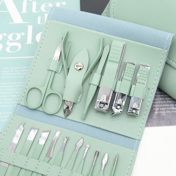 16 In 1 Nail Kit Manicure Cutters Nail Clipper Set Household Stainless Steel Ear Spoon Nail Clippers Pedicure Nail Scissors Tool Set (random Color)